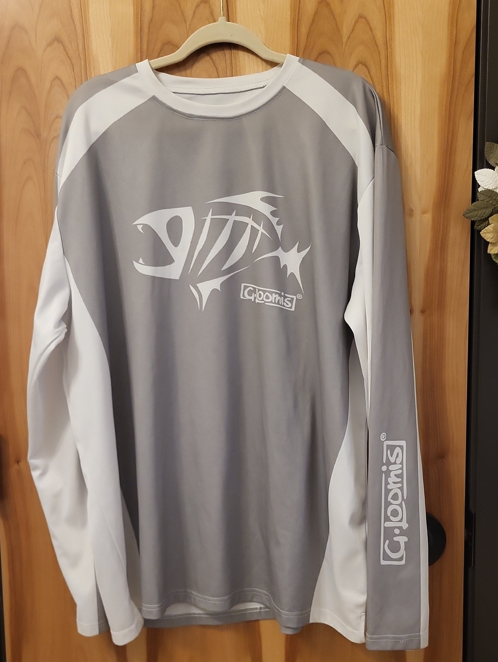 Men’s Long-Sleeve Swim Rash Guard – Gray/White